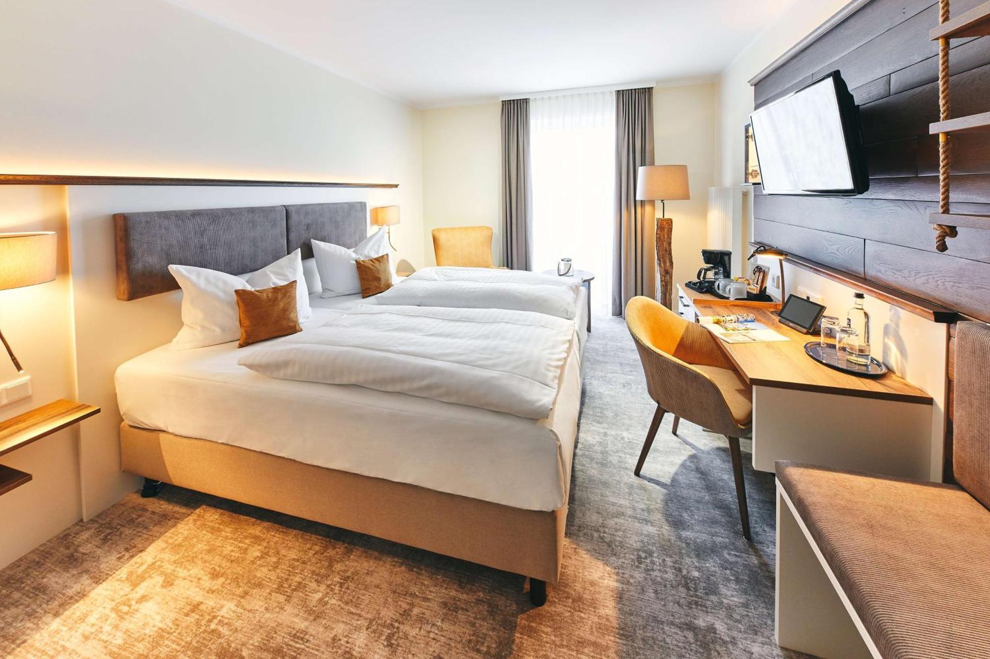 Dorint Strandresort & Spa Ostseebad Wustrow Wustrow  Buitenkant foto