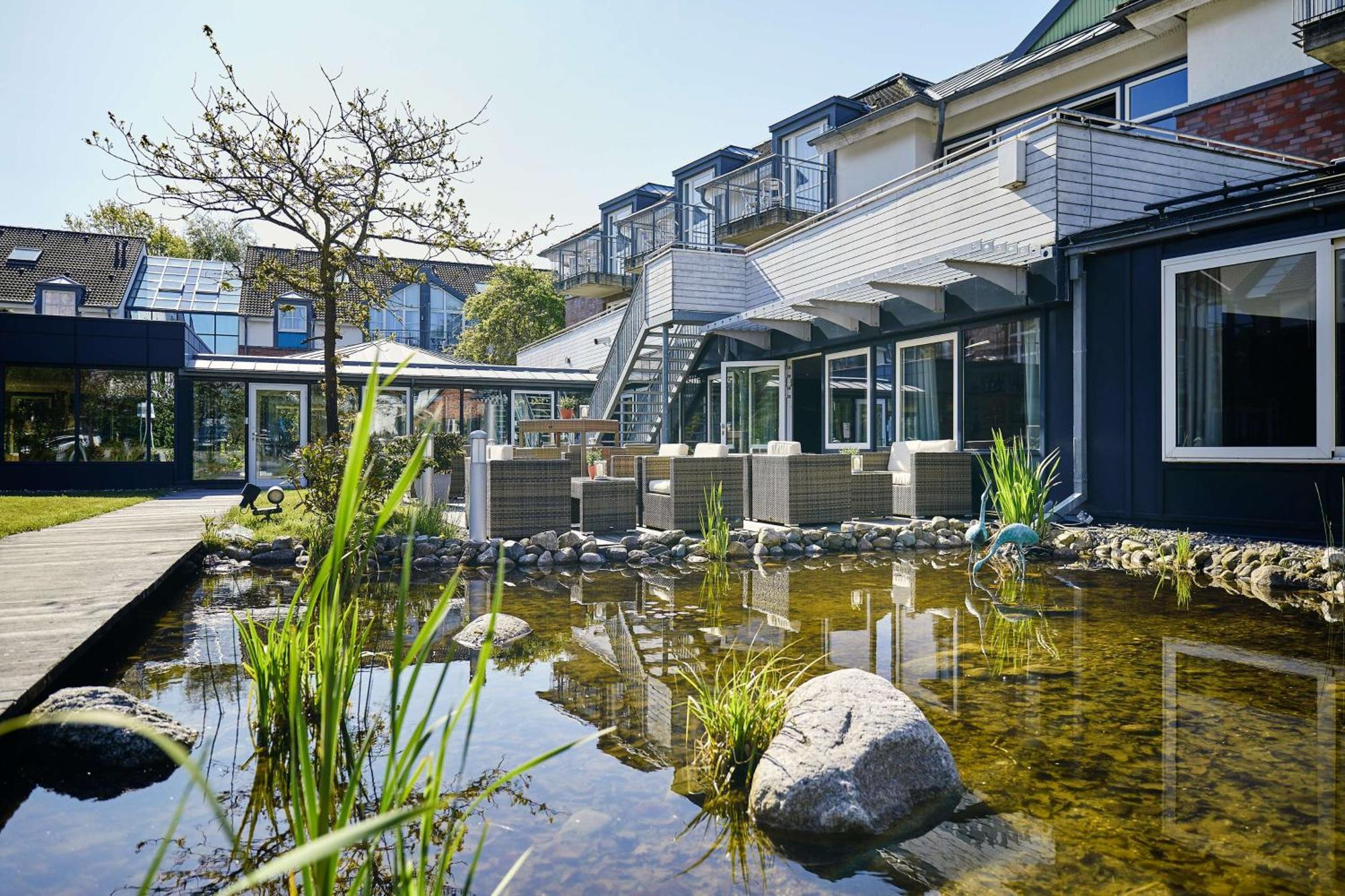 Dorint Strandresort & Spa Ostseebad Wustrow Wustrow  Buitenkant foto